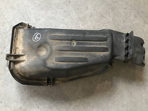 Корпус блока предохранителей под капот Opel Corsa C 2000-2006 1.3CDTI 13132363