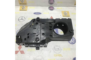 Корпус блока предохранителей Renault Master 2 1998-2010 8200211017