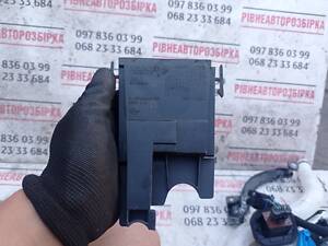 Корпус блока предохранителей 758A68701R 758A68898R Renault Trafic Fiat Talento Opel Vivaro Nissan NV300