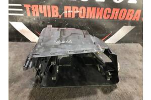 Корпус блока запобіжників Mercedes W211 2115400124