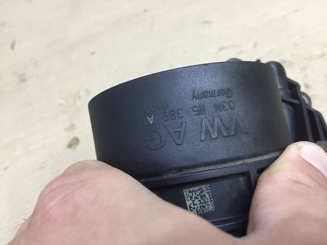 Корпус масляного фильтра Skoda Octavia A7 03N115389A - Фото 2