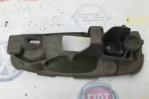 Корпус ручки двери передней левой внутренний Opel Vivaro 2001-2014 7700311816