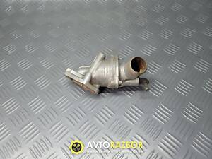 Корпус термостата 90573325 на 1.6 16v Opel Astra G, Zafira A 1998-2005 год