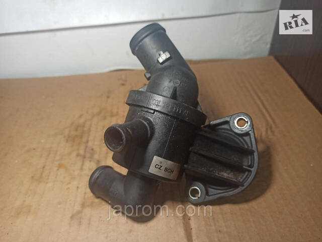 Корпус термостата Audi Seat Skoda Volkswagen 2008-2020г.в. 03L121111AE