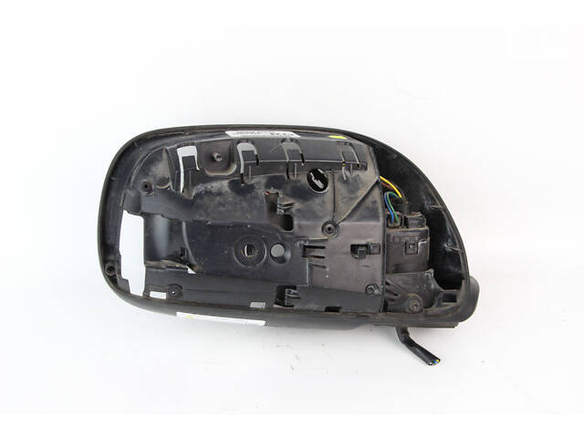 Корпус зеркала правый 06- Toyota Avensis T25 2003-2009