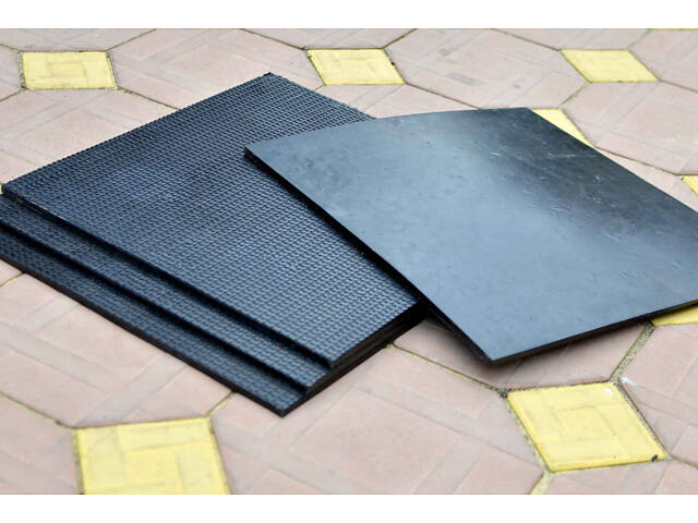 Килимок гумовий 500х500х10 під штангу чи гантелі. Підлогове покриття - Фото 2