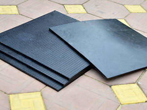 Килимок гумовий 500х500х20 під штангу чи гантелі. Підлогове покриття