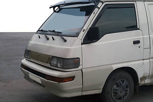 Козырек на лобовое стекло для Mitsubishi L300