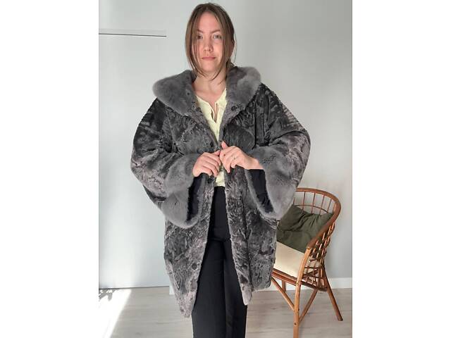 красивая шуба с натурального меха свакара+ норка -стиль автоледи с капюшоном