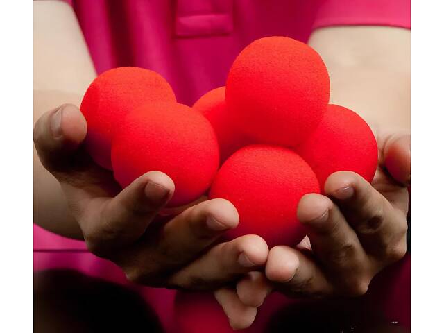 Червоний м'яч-губка для трюків RESTEQ — набір з 10 поролонових м'ячиків для фокусів та ілюзіоністів, діаметр 45 мм. - Фото 5