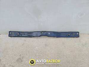 Кріплення радіатора верхнє 5321605030 на Toyota Avensis 2003-2008 рік