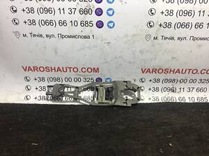 Крепление ручки двери передняя правая/левая Volkswagen Passat B5 Golf 4 Skoda SuperB 3B0837885 12536