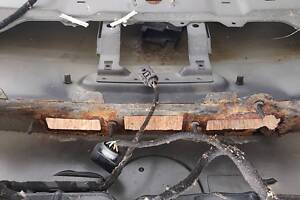 Кришка багажника (дефект) Volkswagen Touran STL301