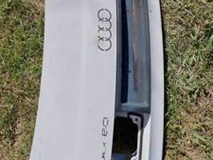 Кришка багажника Audi 80 B4