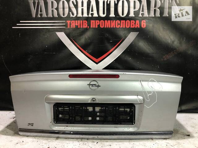 Кришка багажника Opel Astra G седан 13215018582 1RS