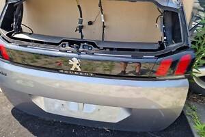 Кришка багажника Peugeot 5008 19R камера