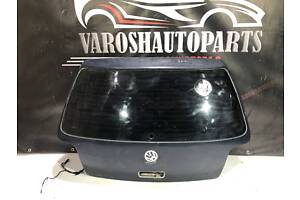 Кришка багажника Volkswagen Golf IV хетчбек 1J6827025G 2RS