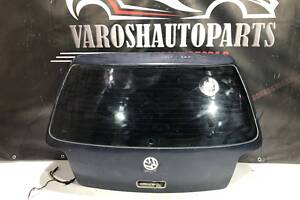 Кришка багажника Volkswagen Golf IV хетчбек 1J6827025G 2RS