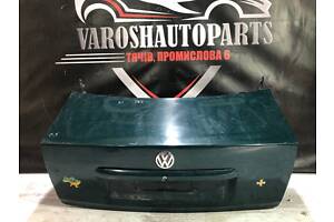 Кришка багажника Volkswagen Passat B5 седан 3B5827025C 1RS