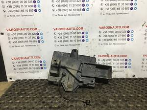 Кронштейн аккумулятора Chrysler Voyager IV 04860858ab 19822