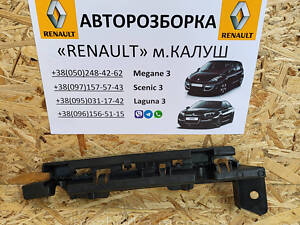 Кронштейн бампера передній правий Renault Laguna 3 07-15р. (Рено Лагуна III) 622202811r