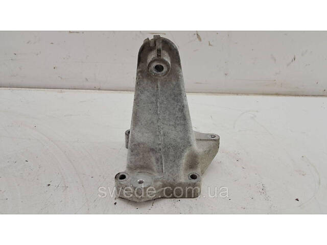 Кронштейн двигателя левый Mercedes W203 W211 1.8 CDI 2011 гг A2712230904 - Фото 1