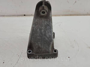 Кронштейн двигателя правый Mercedes W203 W211 1.8 CDI 2008 гг A2712230804