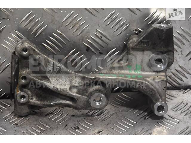 Кронштейн генератора Chrysler Voyager 2.8crd 2008-2016 90513137F