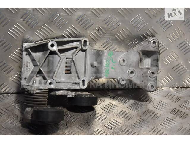 Кронштейн генератора Volvo C70 2.5T 20V 2006-2013 30750940 123561