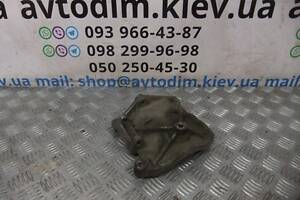 Кронштейн компресора кондиционера CAD116A059 Mitsubishi Pajero Sport 1996-2008