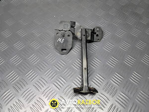 Кронштейн крепления замка капота G31A5215Y, 52350 на Mazda 6 GY, GG 2002-2007 год