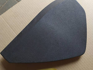 Кронштейн левой пластиковой декоративной накладки OE Mercedes Benz W211 2002-2009 000071216