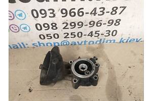 Кронштейн масляного фильтра 15238EB30B Nissan Navara D40 2005-2014