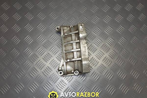 Кронштейн низ двигателя поддона MD325863 на 1.6, 1.8 16V Mitsubishi Carisma 1995-2004 год