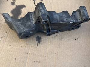 Кронштейн опоры двигателя Лева Renault 8200140436 Renault Master 2003-2009