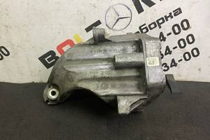 Кронштейн опори двигуна Mercedes A6512230004