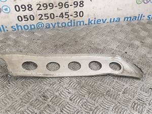 Кронштейн переднего бампера, правый боковой 57707AG000 Subaru Legacy 2003-2006