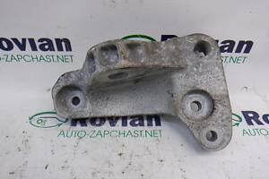 Кронштейн подушки двигуна правий Volkswagen TRANSPORTER 5 2003-2015 (Фольксваген Т5), БУ-187989