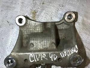 Кронштейн подушки двигуна задньої Civic 4D