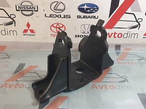 Кронштейн подушки двигателя левой 1232526030 Toyota RAV4 IV 2013-2018