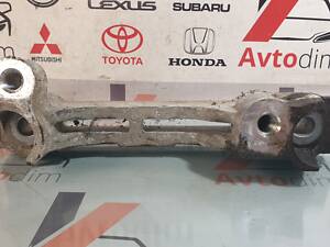 Кронштейн подушки двигателя правый нижний 1234126011 Toyota RAV4 IV 2013-2018
