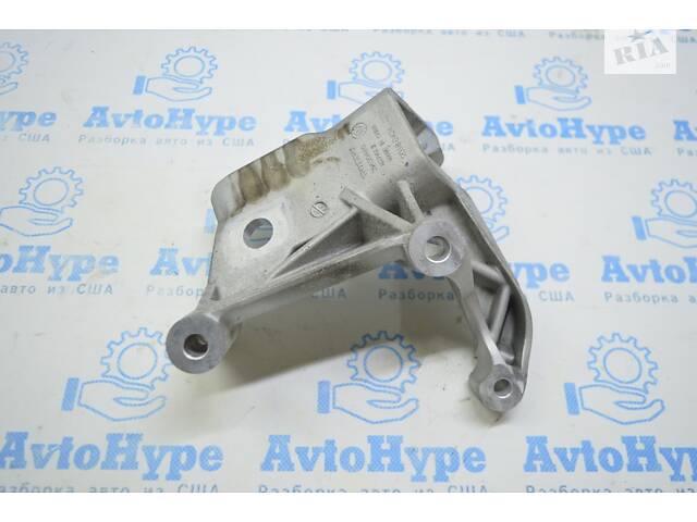 Кронштейн правой опоры двигателя Volvo S90 16- XC90 16-22 31430470