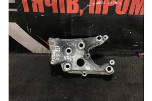 Кронштейн правої подушки двигуна 2.0 (бензин) Peugeot 307/206/406 Citroen C5/Xsara 184699 4419