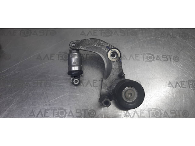 Кронштейн с роликом натяжителя ремня генератора Honda HR-V 16-22 ...
