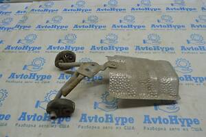 Кронштейн глушителя передний Lexus RX450 10-15 (02) 17572-31100