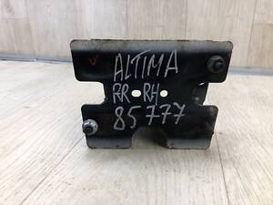 Кронштейн усилителя заднего бампера Nissan Altima L32 07-12 прав. (б/у)