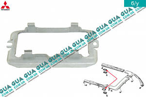 Кронштейн вентиляционной решетки  потолка  MB657553 Mitsubishi / МИТСУБИСИ PAJERO III 2000-2006 / ПАДЖЕРО 3 00-06