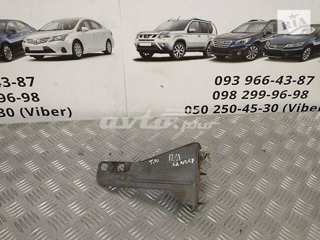 Кроштейн бампера передний правый 622168H300 Nissan X-Trail T30 2001-2007