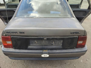 Крышка багажника Opel Vectra A