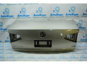 Кришка багажника VW Jetta 15-18 USA (03) золотиста 5C6-827-025-E